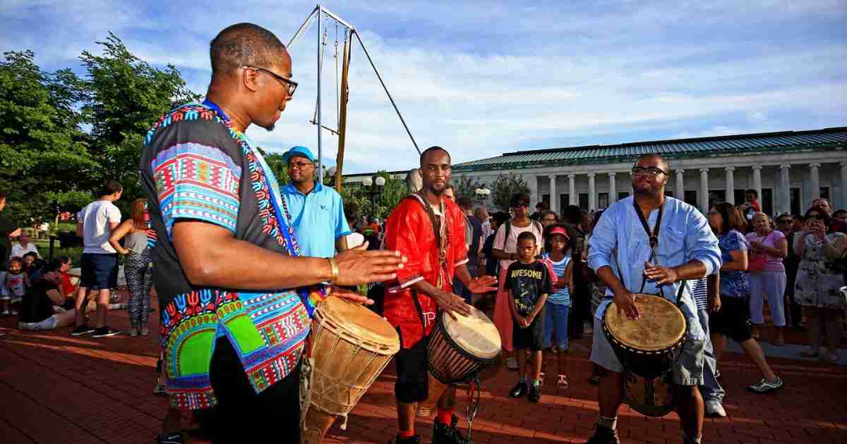 A live musical performance at the Toledo Museum of Art